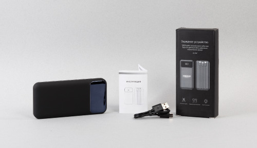 Зарядное (22.5W) устройство "Grade SOFTTOUCH" 10000 mAh с подсветкой логотипа, встроенными кабелями и цифровым индикатором заряда, черный