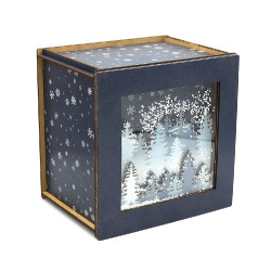 Лес в снегу (квадратная, темная) - упаковка новогодняя из дерева
